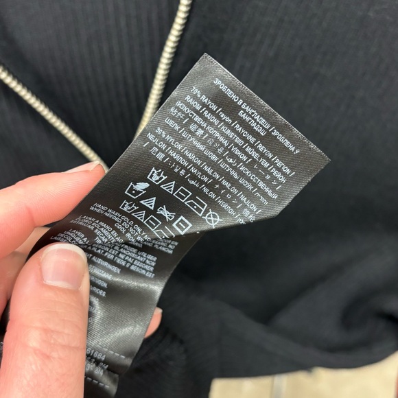 y2k GUESS full zip, black, stretchy hoodie. Medium - Picture 9 of 9